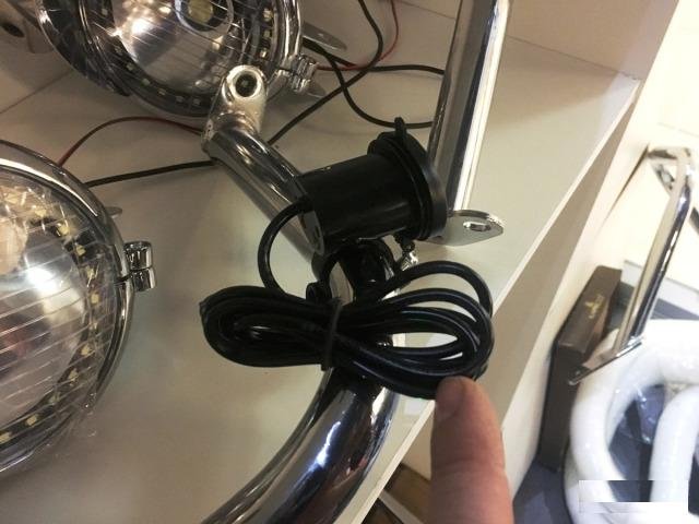Зарядка USB на мотоцикл