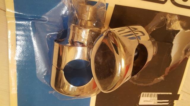 Стойки креплени руля 1 1/2" Drag Specialties новые