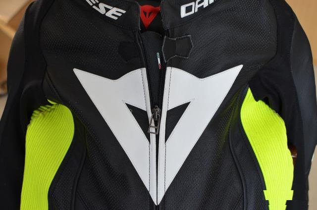 Dainese Laguna Seca 4 1pc perf размер 52 как новый