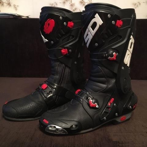 Мотоботы sidi