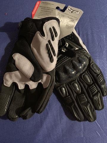 Новые мотоперчатки fox bomber glove L Размера