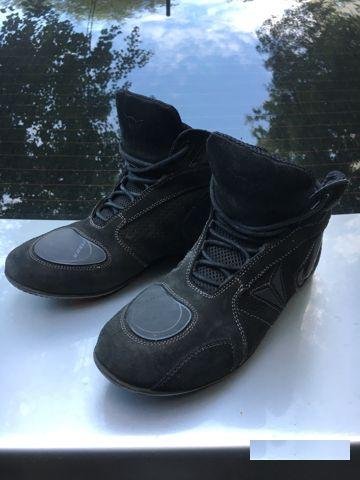 Продам мотоботы Dainese