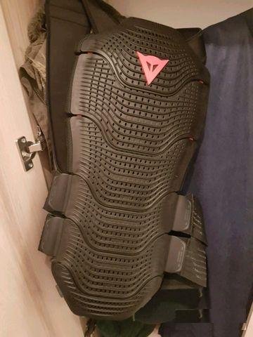 Комбез и защита спины Dainese