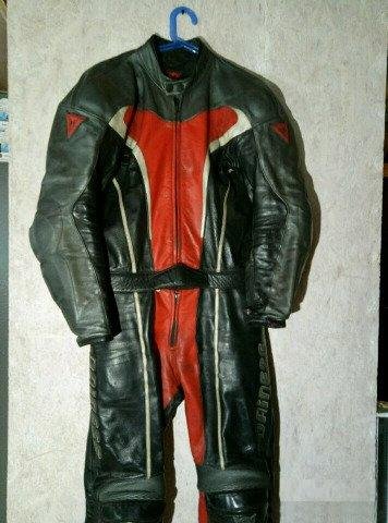 Мотошлем Shoe, Комбез Dainese, Мотоботы Sidi, нако
