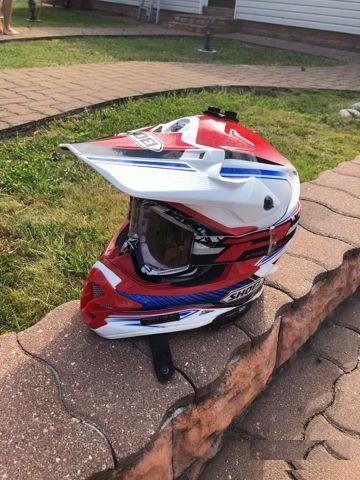 Продаю шлем Shoei