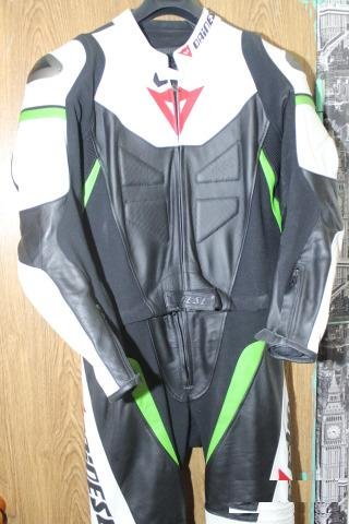 Мотокомбинезон раздельный dainese новый
