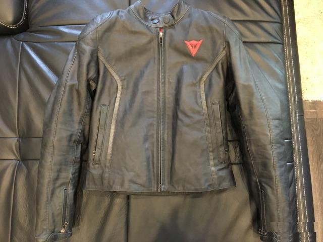 Мотокуртка кожаная женская Dainese