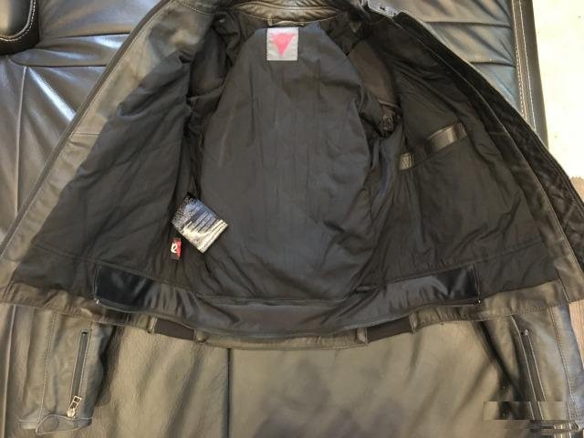 Мотокуртка кожаная женская Dainese