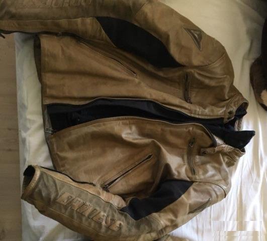 Курктка Dainese 54 (под ремонт)