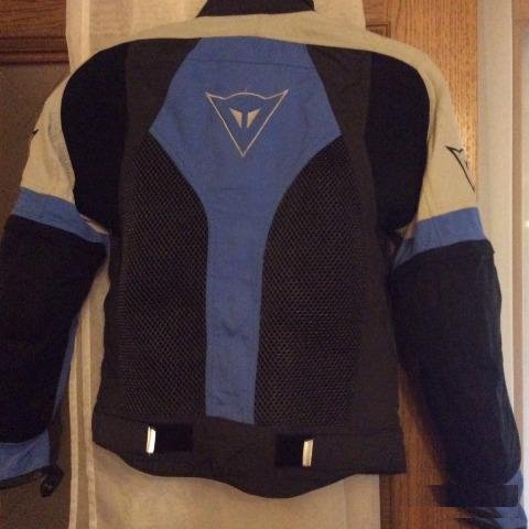 Dainese женская мотокуртка и мотоджинсы