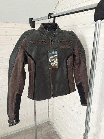 Кожаная женская мотокуртка Dainese (новая)