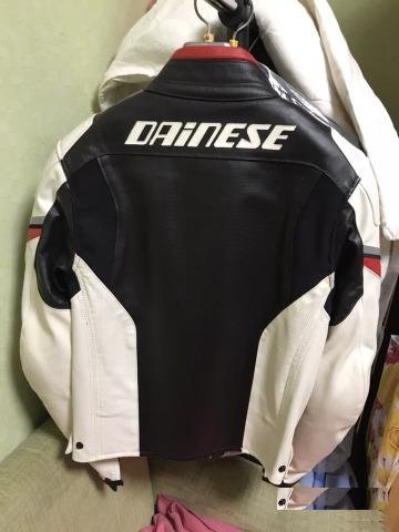 Новая кожаная мотокуртка Dainese