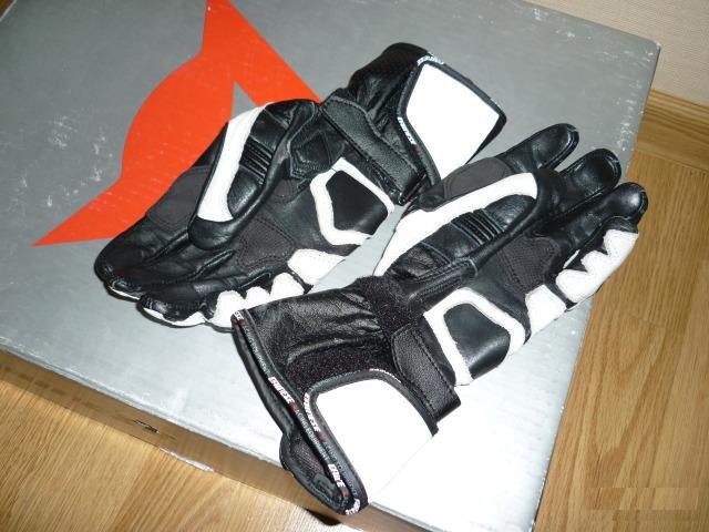 Перчатки женские Dainese M