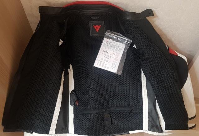 Мотокуртка кожаная новая dainese 48