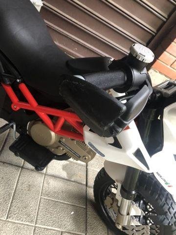 Детский электромотоцикл Peg Perego Ducati Hypercro