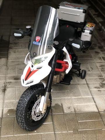 Детский электромотоцикл Peg Perego Ducati Hypercro
