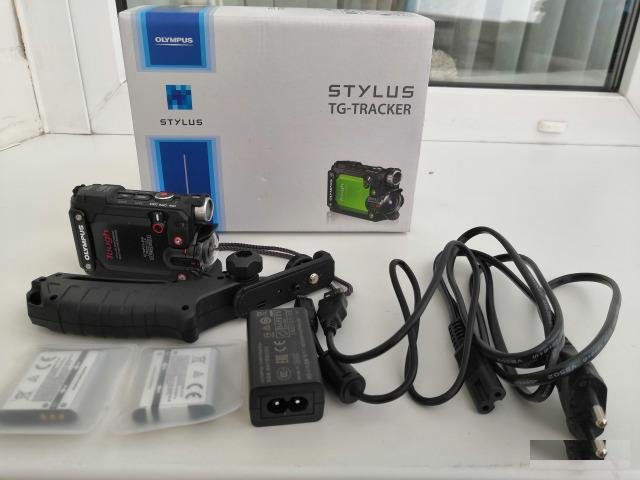 Экшен камера Olympus Tough TG-Tracker