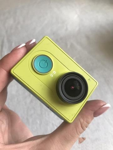 Экшн камера YI Action Camera с защитным кейсом