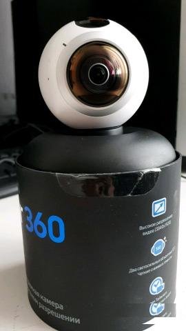 Новая видеокамера экшн SAMSUNG Gear 360 SM-C200