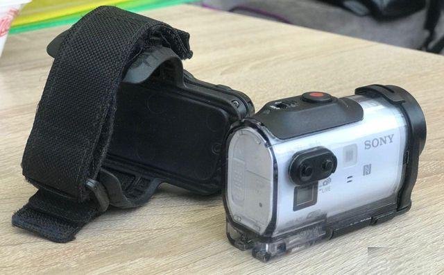 Экшн-камера Sony HDR-AZ1 + пульт ду (RM-LVR1/C)