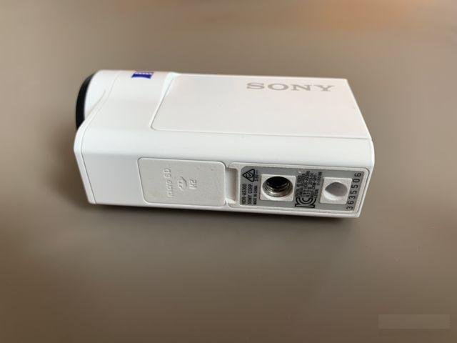 Экшн-видеокамера Sony HDR-AS300