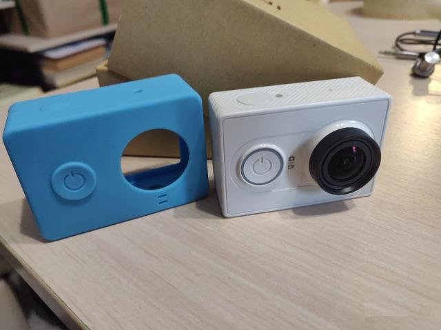 Экшн камера xiaomi yi (белая)