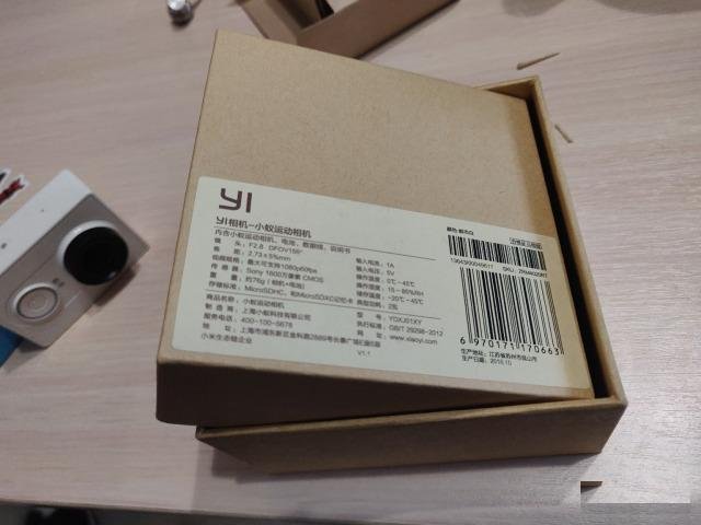 Экшн камера xiaomi yi (белая)