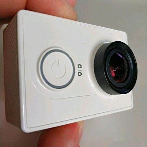 Экшн-камера Xiaomi Yi+Bluetooth selfie stick+32GB