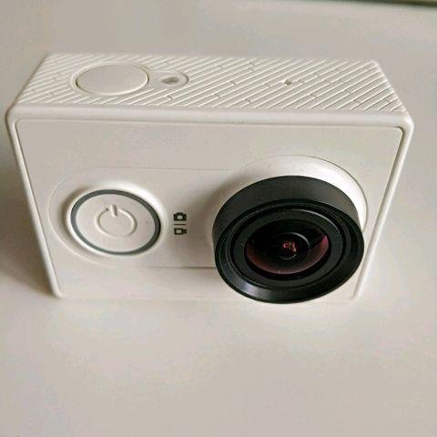 Экшн-камера Xiaomi Yi+Bluetooth selfie stick+32GB
