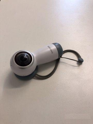 SAMSUNG gear 360