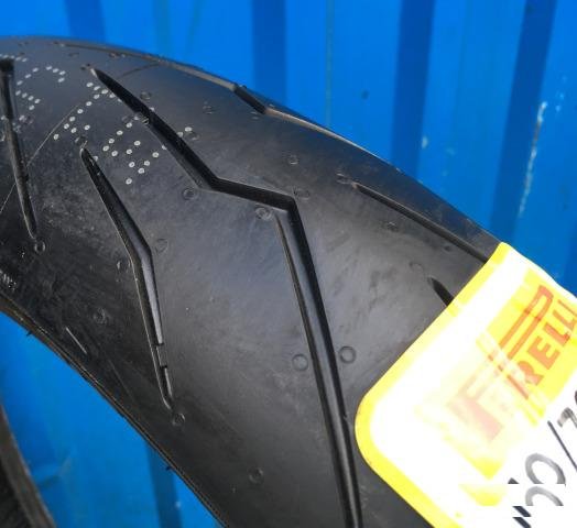 Новая Pirelli Diablo Rosso III 110-70-17