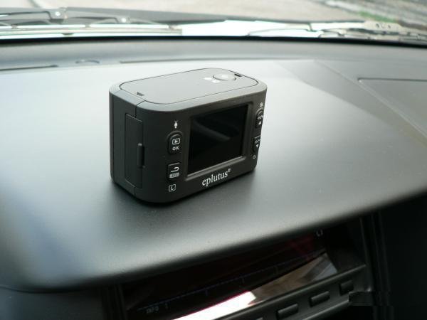 Автомобильный видеорегистратор с GPS и экшн-камеро
