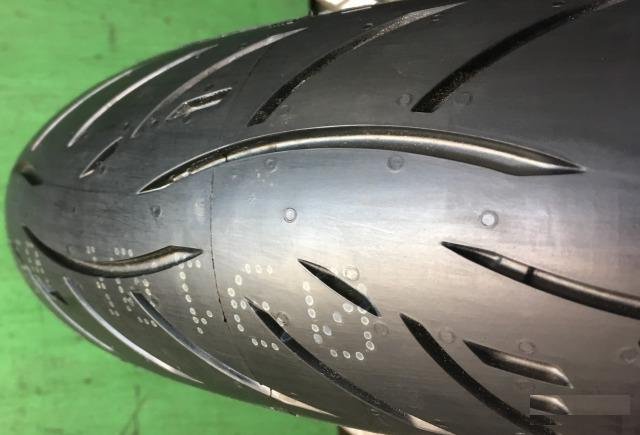 Новая Metzeler Roadtec Z8 Interact 110-70-R17