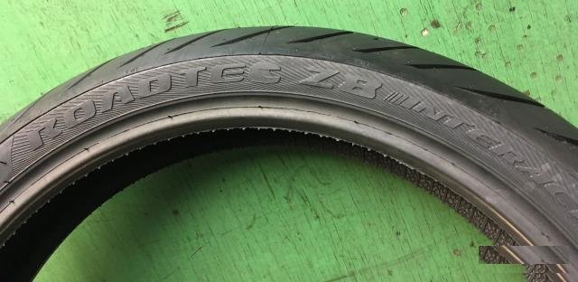 Новая Metzeler Roadtec Z8 Interact 110-70-R17