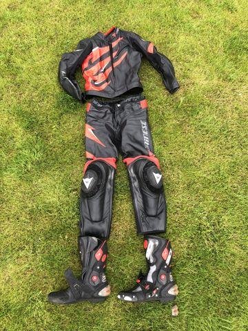 Мотокомбинезон Dainese кожаный раздельный