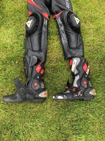 Мотокомбинезон Dainese кожаный раздельный