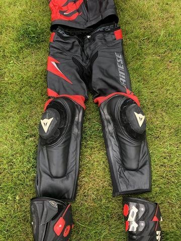 Мотокомбинезон Dainese кожаный раздельный