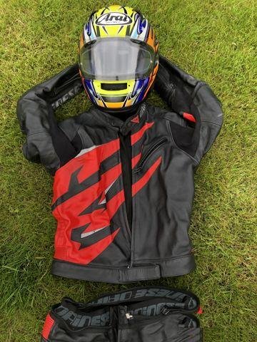 Мотокомбинезон Dainese кожаный раздельный