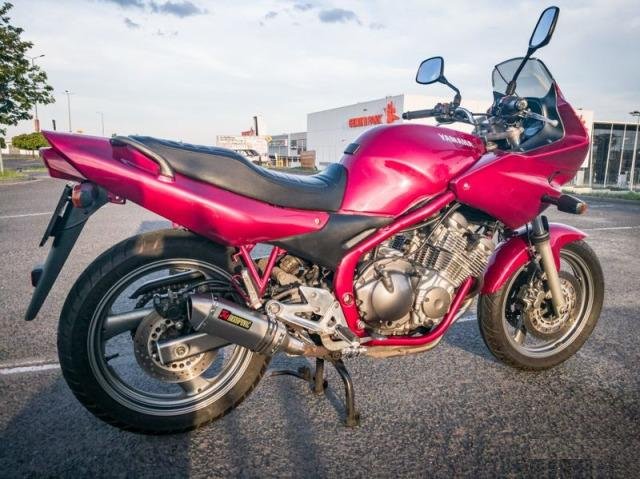 Глушитель прямоточный на мотоцикл. Akrapovic