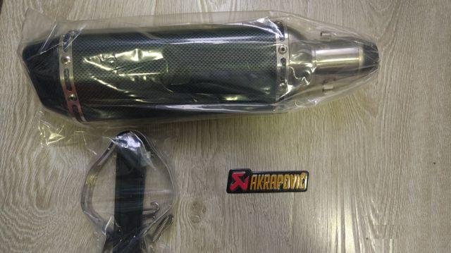 Глушитель универсальный. (карбон) Akrapovic