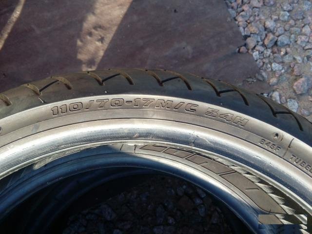 BridgestoneBattlax B45 F110 - 70 - 17