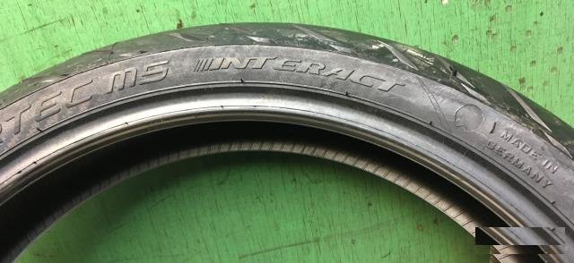 Новая Metzeler Sportec M5 Interact 110-70-R17
