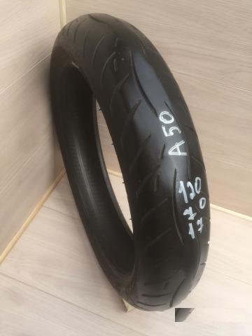 50) Metzeler Roadtec Z8 120/70/17 TireMoto