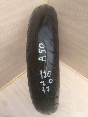 50) Metzeler Roadtec Z8 120/70/17 TireMoto