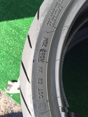 180/55/17 Metzeler (23.14.)