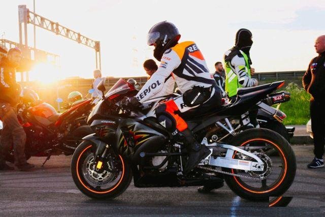Мотокомбинезон Dainese Repsol